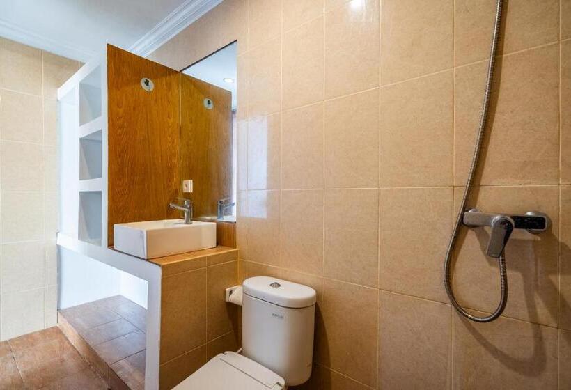 膳宿费 Lumturi House Centrally Located