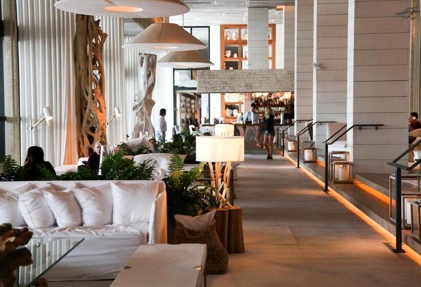 Stunning Studio With Balcony In South Beach