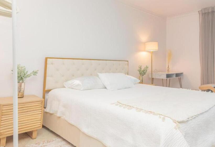 Stunning Studio With Balcony In South Beach