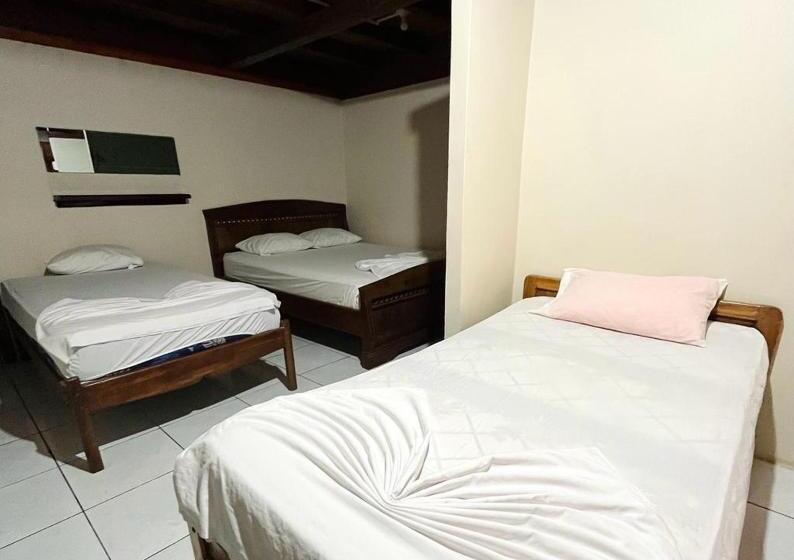 הוסטל Casa De Hospedaje Pedernales