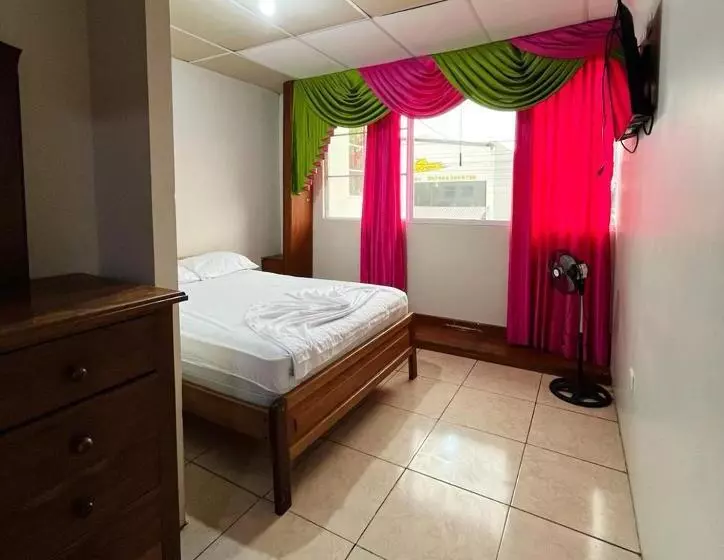 ユースホステル Casa De Hospedaje Pedernales