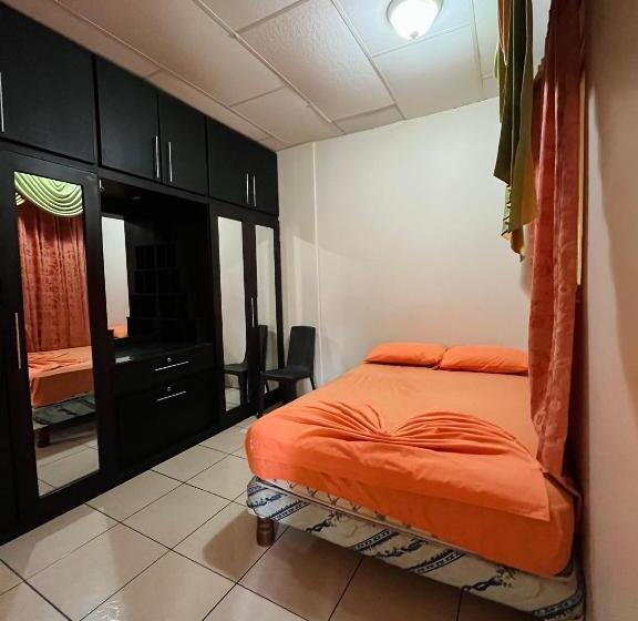 הוסטל Casa De Hospedaje Pedernales