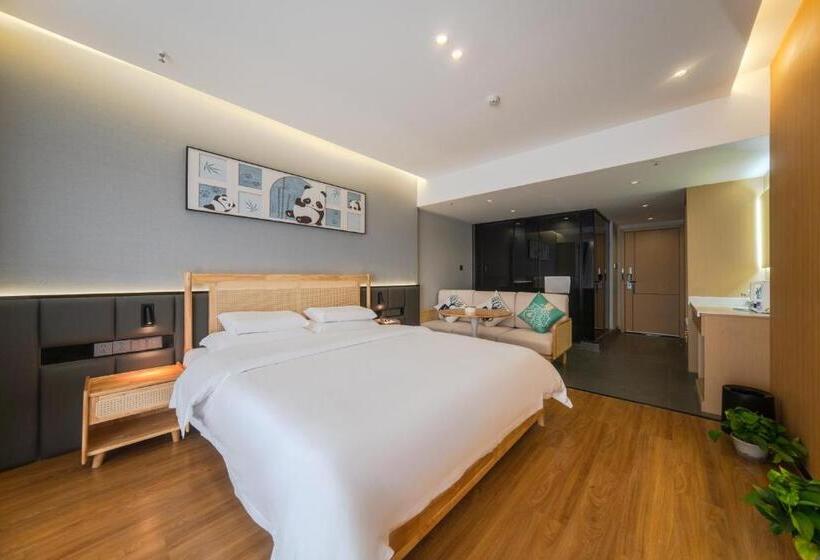 At Night Hotel Chengdu