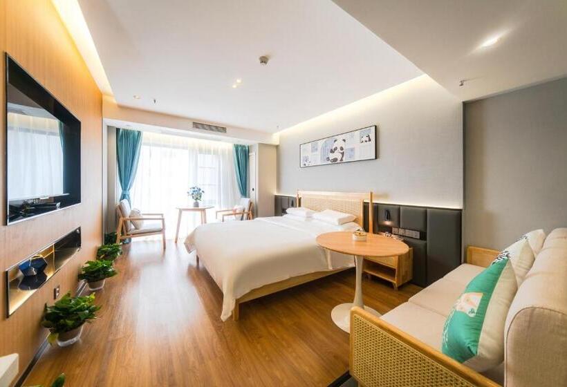 At Night Hotel Chengdu