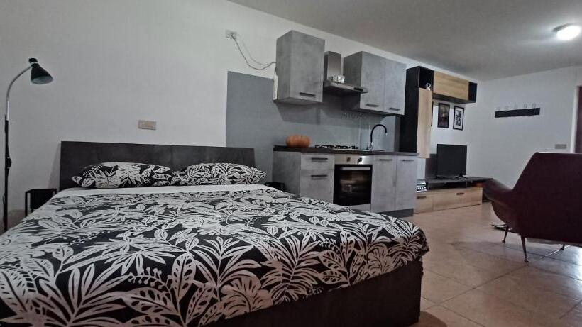 住宿加早餐 La Tana Di Otto