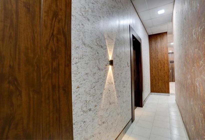 Collection O Hotel Always Welcome