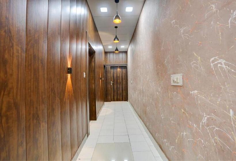 Collection O Hotel Always Welcome