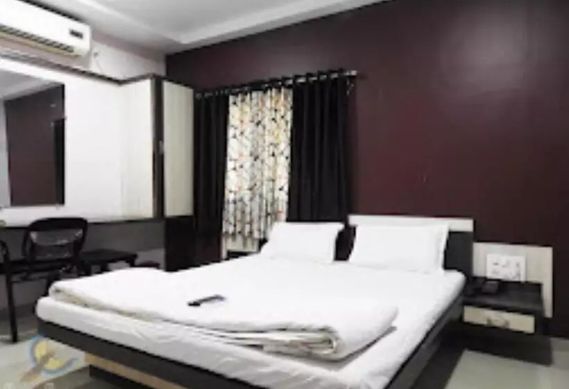 ホテル Amit Plaza Dhule