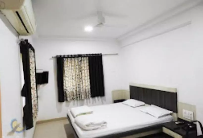ホテル Amit Plaza Dhule