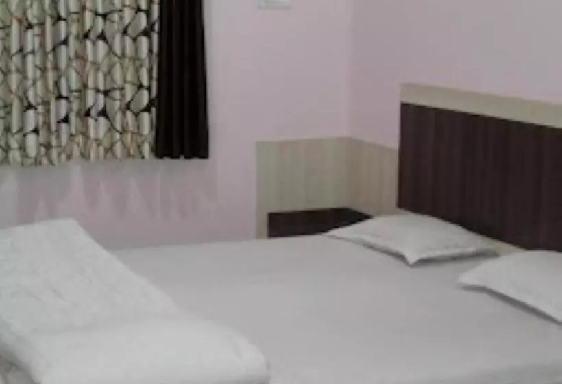 ホテル Amit Plaza Dhule