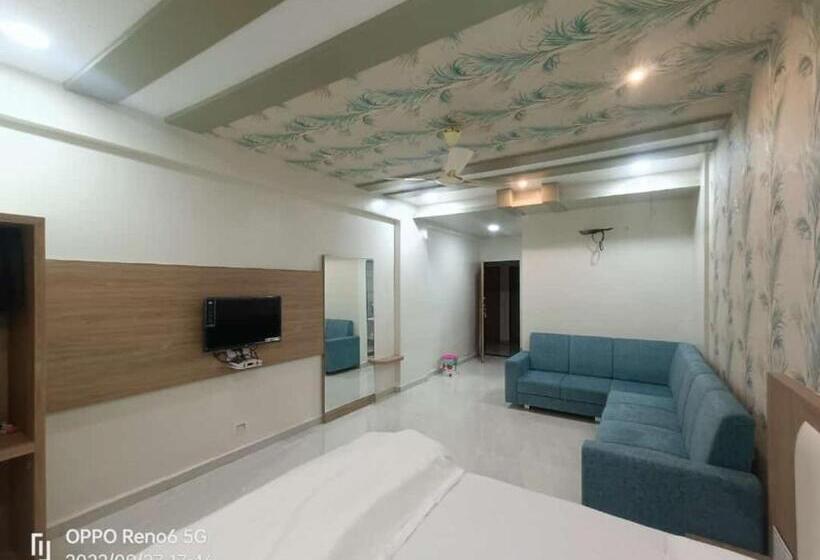 酒店 Annapurna Executive,tuljapur