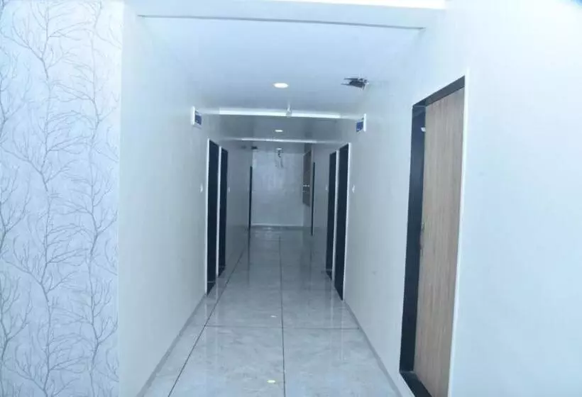 ホテル Annapurna Executive,tuljapur
