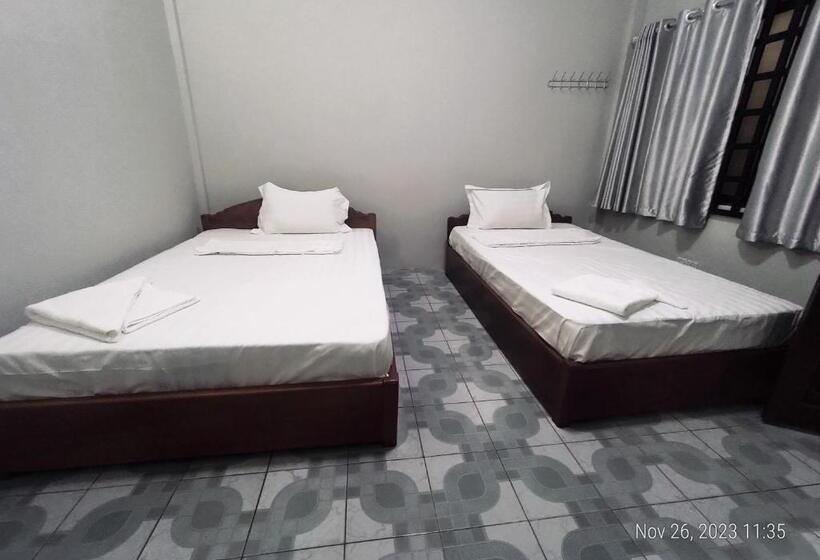 هتل Rhythm Bollywood Guesthouse