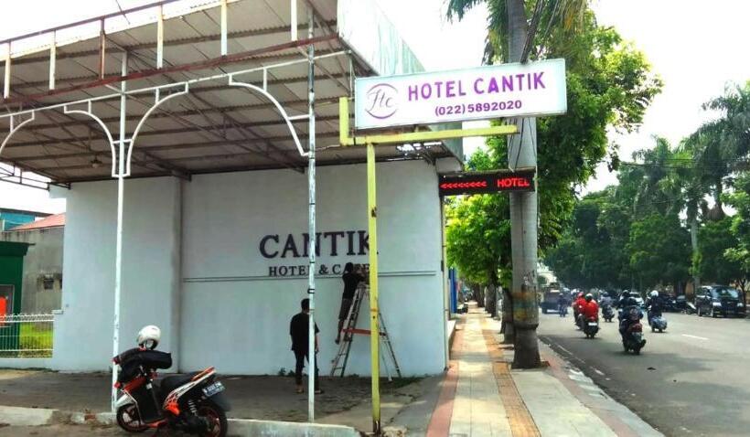 בית מלון כפרי Capital O 93331 By Hexa Niaga Hospitalita