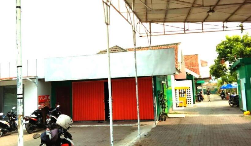 בית מלון כפרי Capital O 93331 By Hexa Niaga Hospitalita