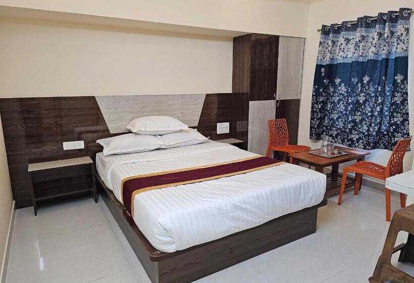 فندق Collection O Petals Otium