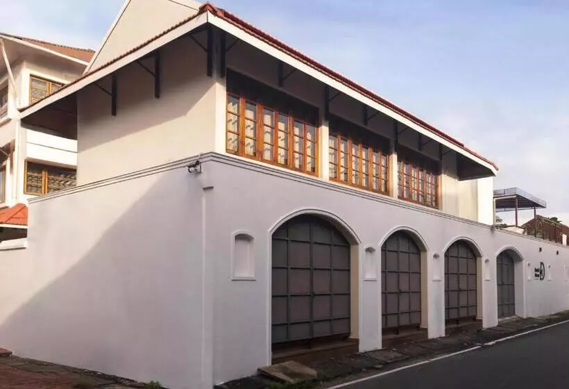 هتل Dutch Manor Boutique
