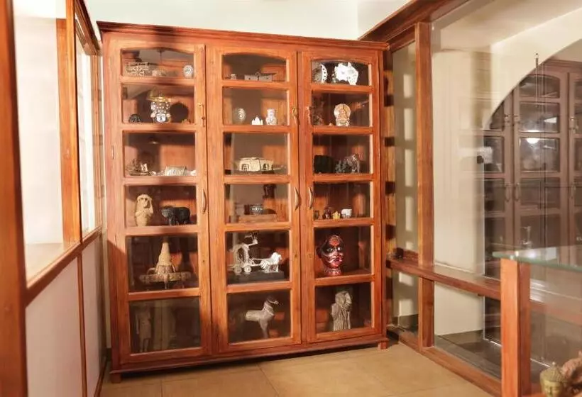 هتل Dutch Manor Boutique