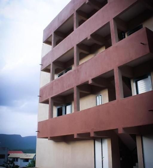 Hotel Jambrung Villas And Apartment With Common Pool Capacity Upto 50 People