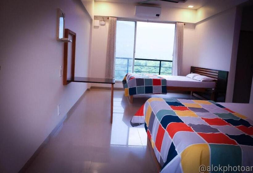 Hotel Jambrung Villas And Apartment With Common Pool Capacity Upto 50 People