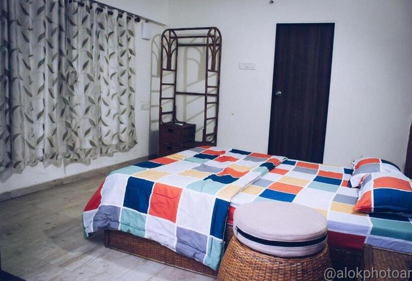 Hotel Jambrung Villas And Apartment With Common Pool Capacity Upto 50 People