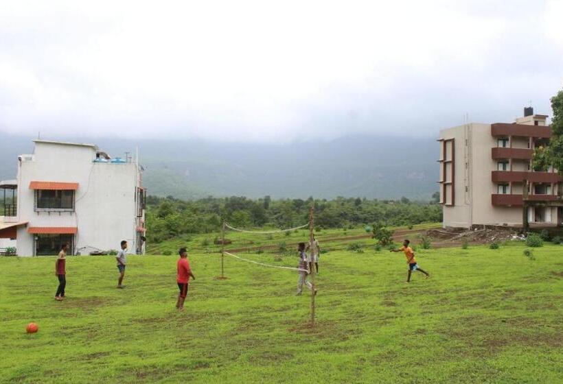 Hotel Jambrung Villas And Apartment With Common Pool Capacity Upto 50 People