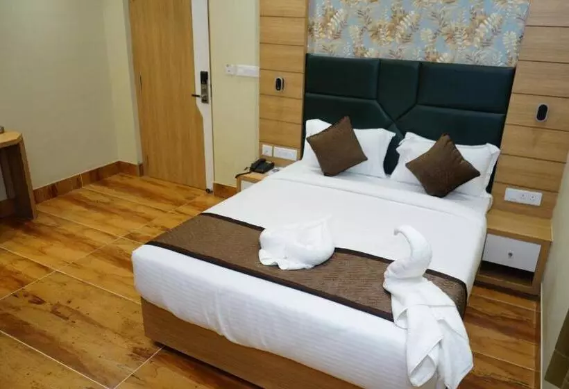 ホテル Neelgiri Grand