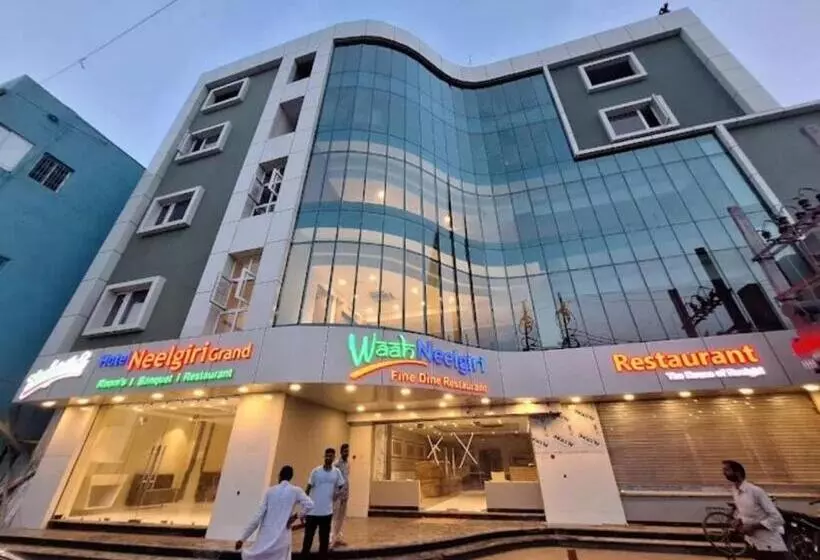 ホテル Neelgiri Grand