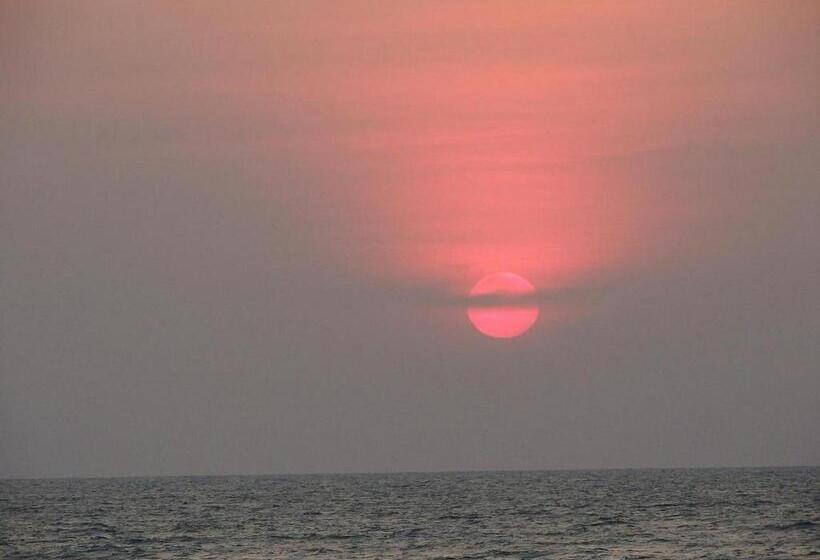 בית מלון כפרי Pearl Star Beach Resort