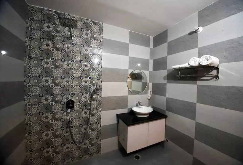 ホテル The Vanashv