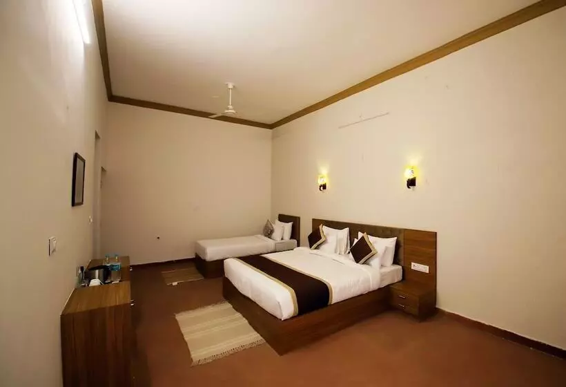 ホテル The Vanashv