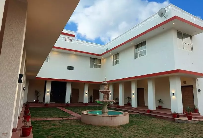 ホテル The Vanashv