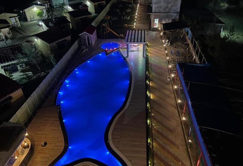 I Light Beach Resort