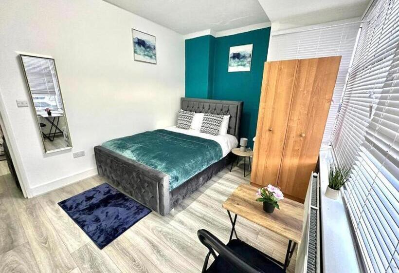 بنسيون Harrow Stays Ha1