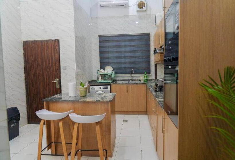 پانسیون Luxury 4 Bedrooms Terrace Duplex