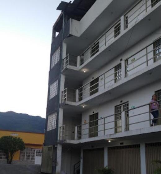 ペンション Luz De Luna Hostal