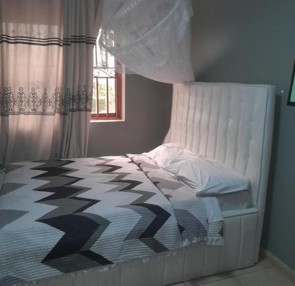 Primerose Hotel Mubende