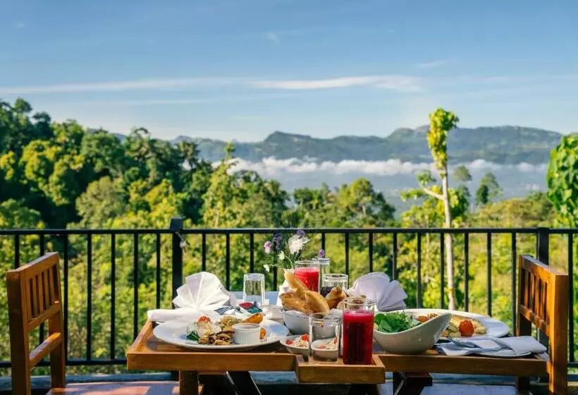 リゾートホテル Celestial Hills   Villas & Suites By The Clarks