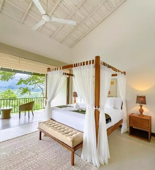 リゾートホテル Celestial Hills   Villas & Suites By The Clarks