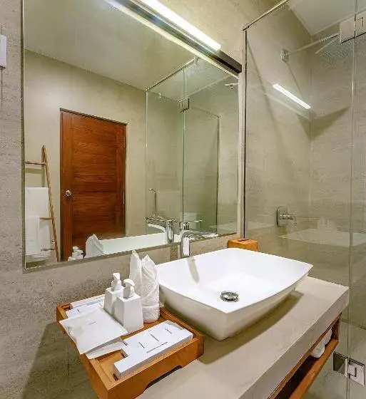 リゾートホテル Celestial Hills   Villas & Suites By The Clarks