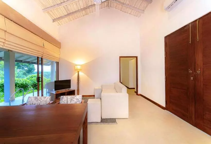 リゾートホテル Celestial Hills   Villas & Suites By The Clarks