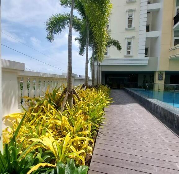 St. Honore New Condo Unit