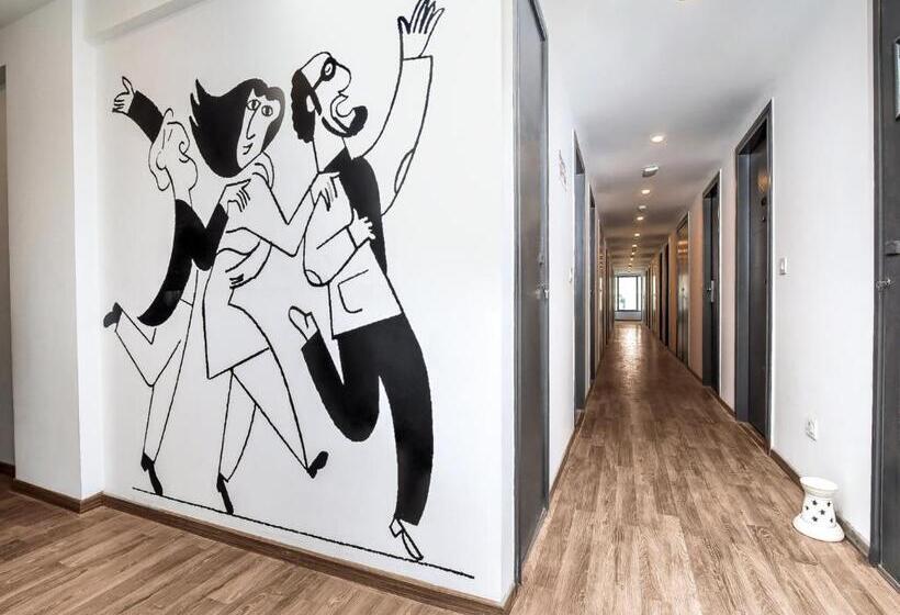 Super Townhouse Xotel