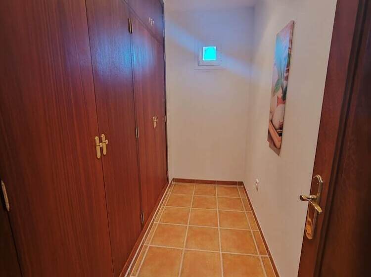 تختخواب و صبحانه Las Salinas House Private Rooms