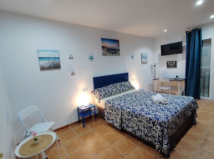 تختخواب و صبحانه Las Salinas House Private Rooms