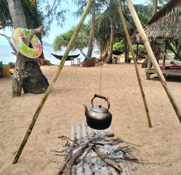 Bed and Breakfast Fat Rabbit Beach Resort