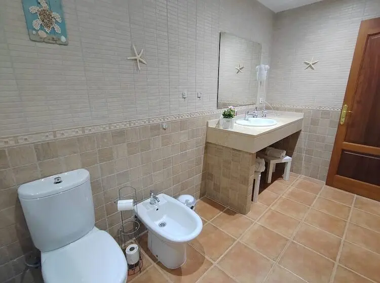 تختخواب و صبحانه Las Salinas House Private Rooms