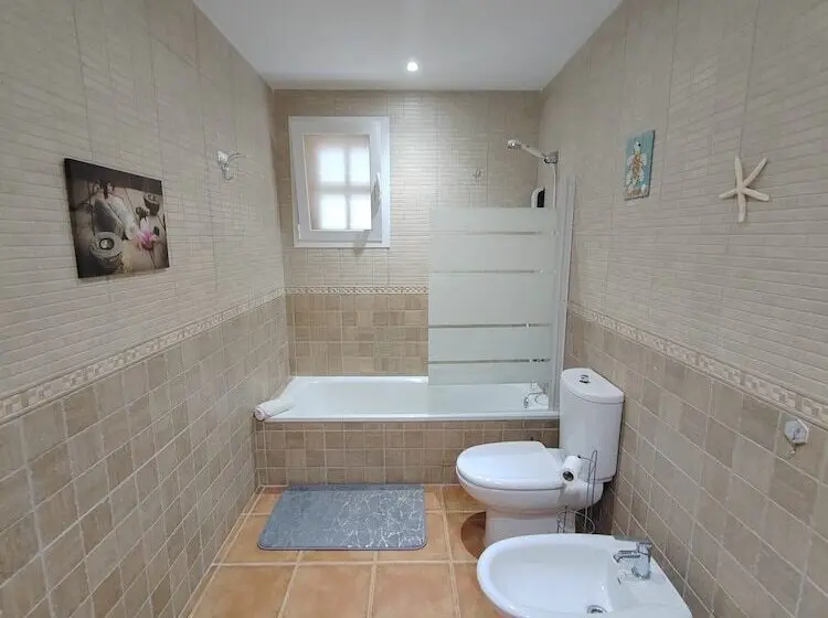 تختخواب و صبحانه Las Salinas House Private Rooms