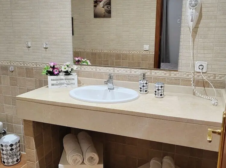 تختخواب و صبحانه Las Salinas House Private Rooms