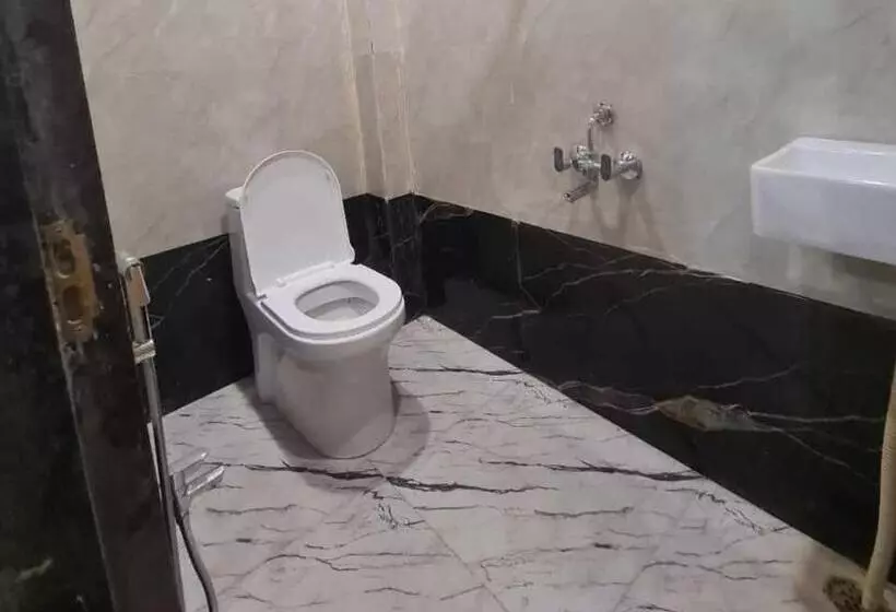 Collection O Hotel Ndh 47